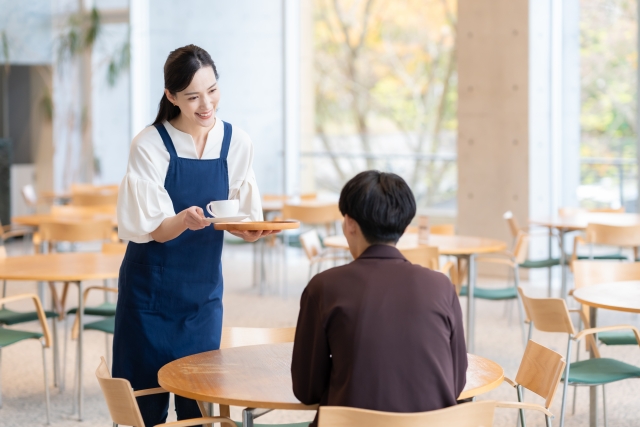 葛飾区でカフェバイトするならココ！距離の近い接客で人と繋がる